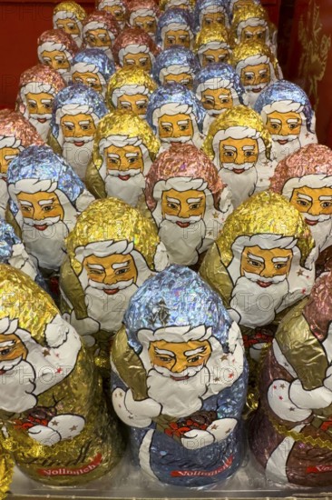 Display on the shelf of chocolate Santa Claus chocolate Santa Claus Santa Claus Santa Claus Santa