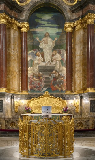 Interior view, celebration altar, choir, altar, main evangelical church of St. Michaelis, Michel