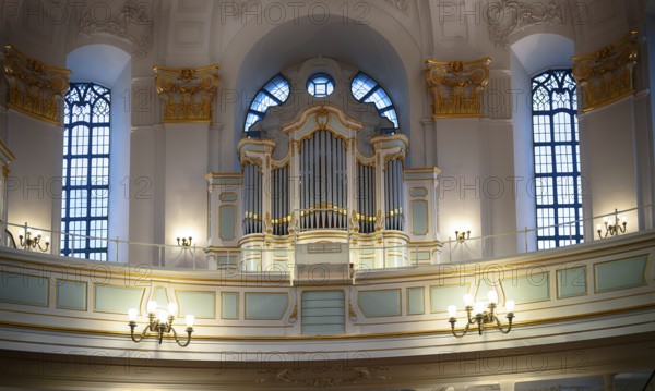 Interior view, brochure of the Steinmeyer organ in the west gallery, main evangelical church of St.
