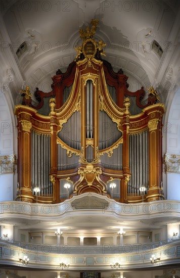 Interior photo, Marcussen organ on the concert tempore, with donator's tablet for the Walcker organ