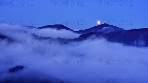 View from the Gisliflue of the Jurassic foothills covered in fog from the left, Asperstrihen,