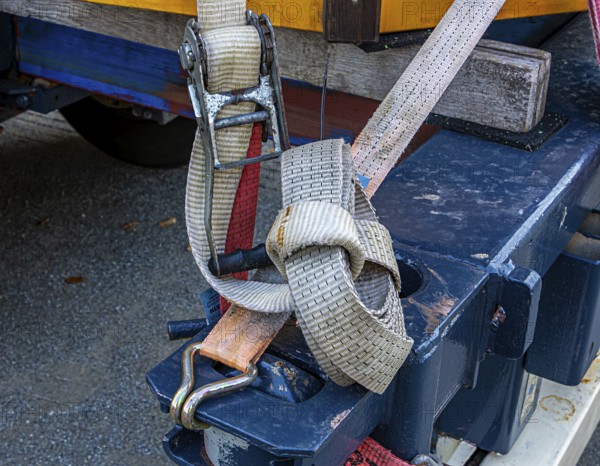 Detailed photo, safety belts for transporting heavy objects, Berlin, Germany