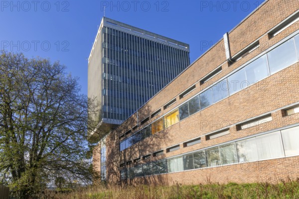 The Physics building, Streatham Campus, University of Exeter, Exeter, Devon, England, UK architect