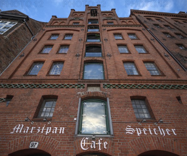 Historic marzipan warehouse, built around 1574, today café, An der Untertrave 97, Hanseatic City of