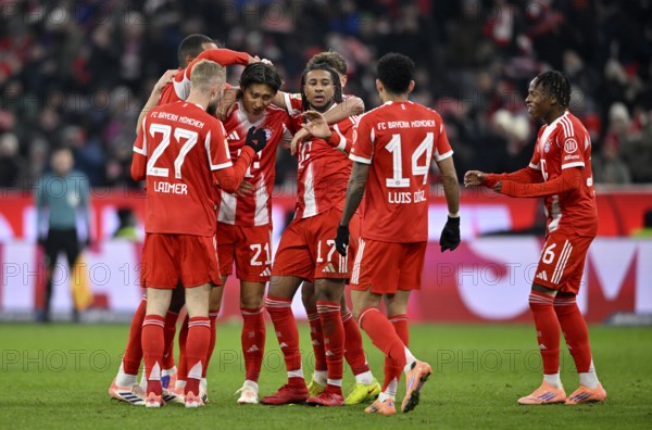 Goal cheers Konrad Laimer FC Bayern Munich FCB (27) Jonathan Tah FC Bayern Munich FCB (04) Hiroki