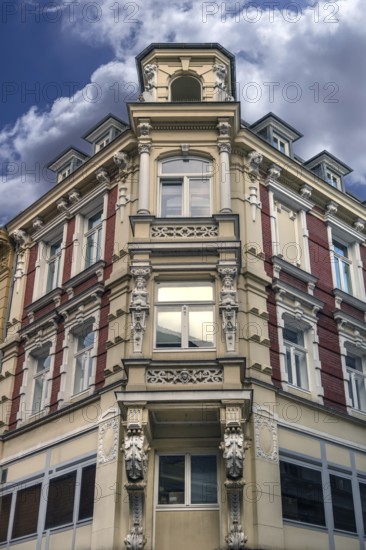 Multi-storey bay window of a corner residential building built around 1900, Breite Straße,