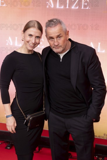 Tim Wilde and guest at the Cirque du Soleil Alizé world premiere at the Berliner Theater am