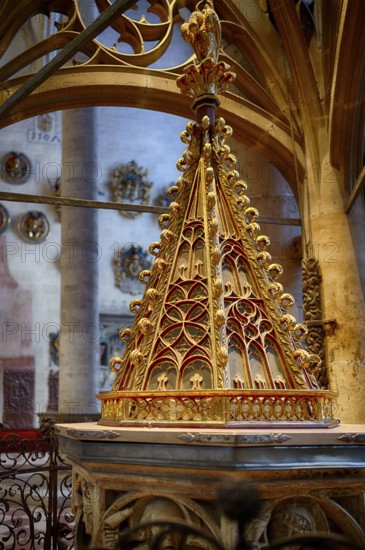 Interior view, detailed view, Gothic baptismal font, Our Lady of Ulm, Ulm Cathedral, Ulm,