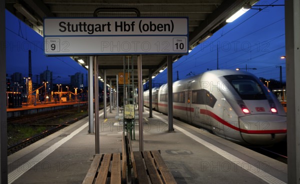 Incoming train, ICE, Intercity Express, track 10, platform, empty, main station, blue hour,