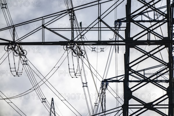 380-kV high-voltage overhead line, new building, along the A57 motorway, near Meerbusch,