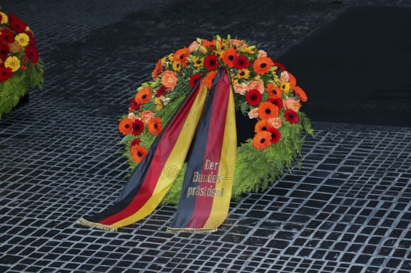 Wreaths in the New Guard - Memorial Day Wreath laying for victims of war and tyranny, Neue Wache,