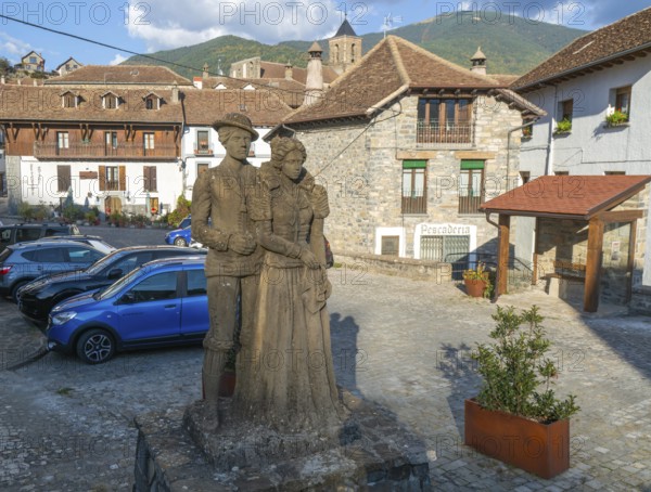 Traditional Cheso Costume statue sculpture, Echo or Hecho, Valle de Hecho, Huesca province, Aragon,
