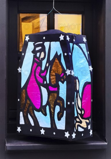 Homemade Martin lantern, decoration in a window of a half-timbered house, Altstadt, Kempen, Lower