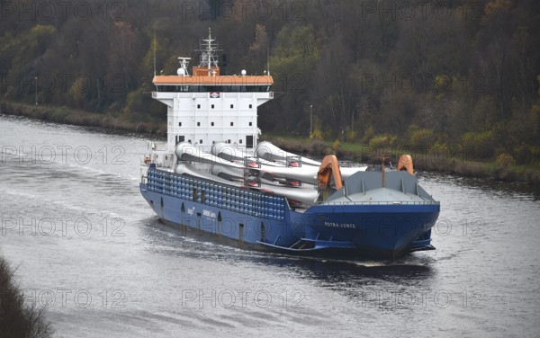 Cargo ship ROTRA VENTE sails with rotor blades for wind turbines in the Kiel Canal, NOK, Kiel