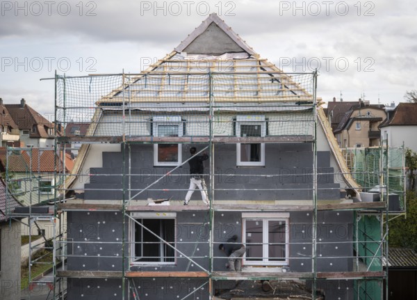Energetic renovation of an apartment building, renovation of an old building, thermal insulation,