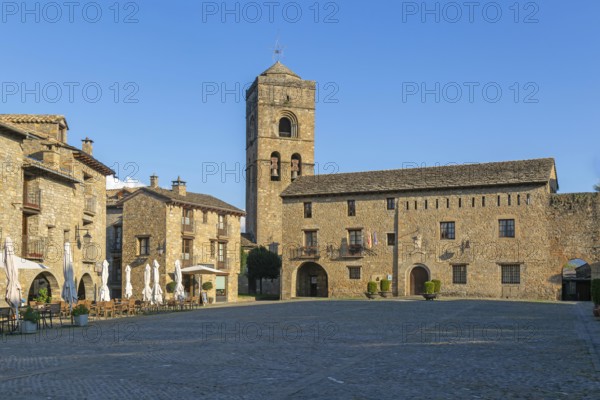 Plaza Mayor main square historic buildings medieval village of Ainsa, Aínsa-Sobrarbe, Huesca