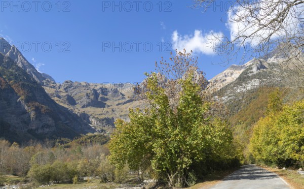 Pyrenees mountains peaks, Ordesa y Monte Perdido, National Park, Bielsa, Huesca province, Aragon,