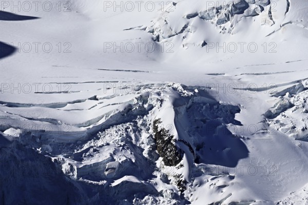 Detailed view of a glacier on a mountain, Dôme du Goûter, viewing platform, Aiguille du Midi