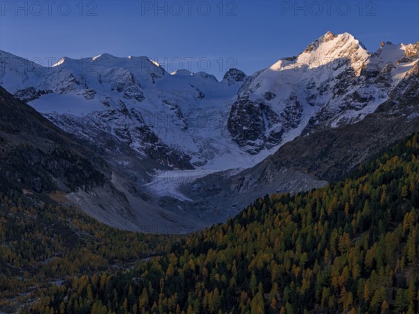 Mountain landscape, larch forest, autumn, autumn discoloration, morning light, aerial view,