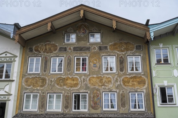 Gable house with air painting in Marktstraße, pedestrian zone, Bad Tölz, Upper Bavaria, Bavaria,
