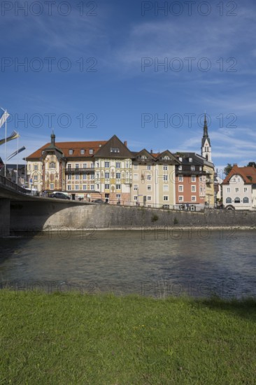 River Isar, Old Town with Church of St. Mariä Himmelfahrt, Bad Tölz, Upper Bavaria, Bavaria,