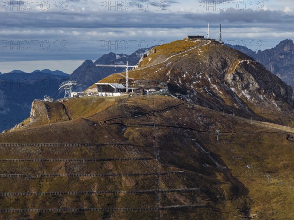 Ski lift, ski hut, mountain station, avalanche protection, construction, autumn, environmental