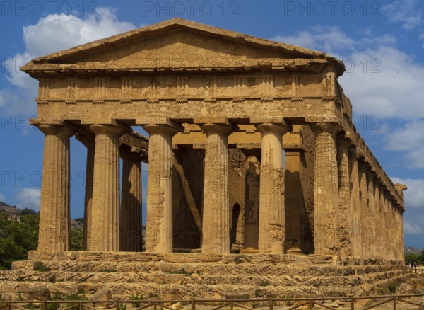 Temple of Concordia, 425 BC, one of the best preserved temples, Valley of the Temples, Agrigento,
