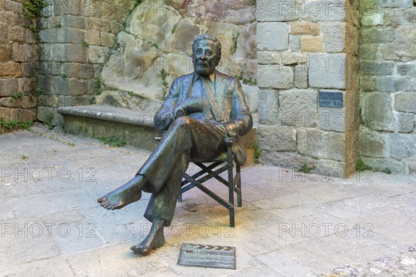 Bronze sculpture Luis Garcia Berlanga (1921-2010) film director, Sos del Rey Catolico, Aragon,