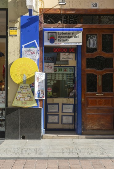 Lottery kiosk selling tickets, Loterias y Apuestas del Estado, Calle de Alfonso I, Zaragoza,