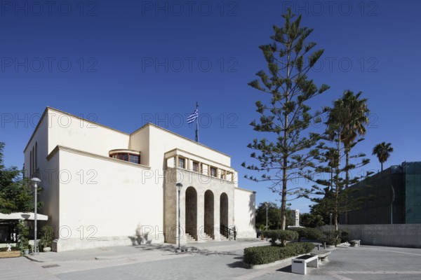 Portal, Archaeological Museum, Archeologikó Musío Ko, built 1923-1943, with finds from ancient to