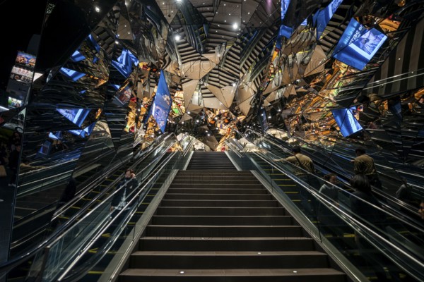 Staircase, entrance to a shopping center with many mirrors, Tokyu Plaza Omotesando Harajuku, modern