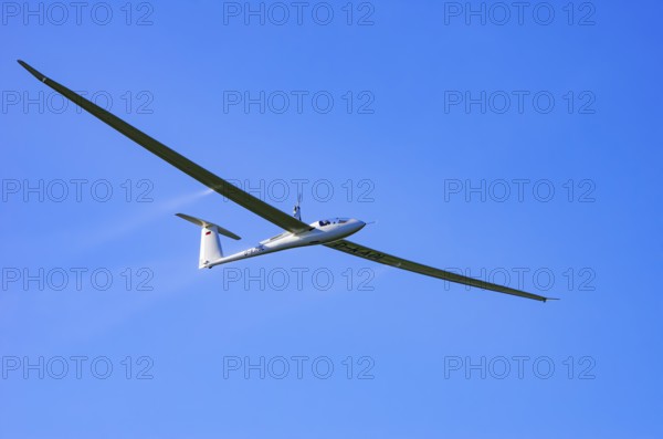 A Schempp-Hirth Nimbus 4M motor glider, D-KAOL registration, during a screening as part of an air