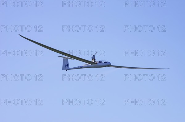 A Schempp-Hirth Nimbus 3MR motor glider, registration D-KERF, during a screening as part of an air