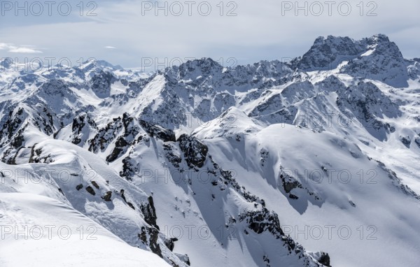 View of mountain panorama, mountain landscape in winter, Albula Alps, Rhaetian Alps, Graubünden,