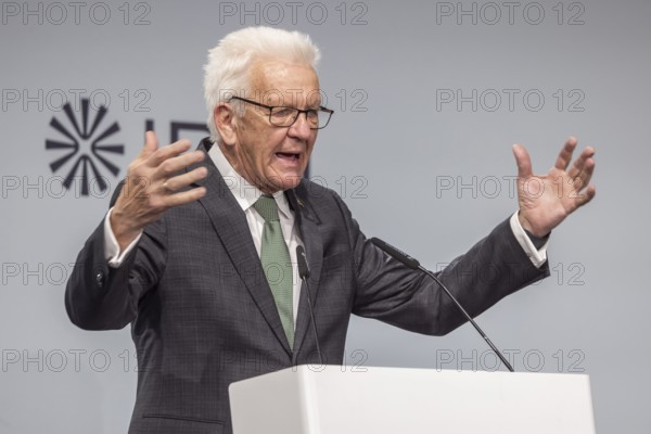 Winfried Kretschmann (Greens), Minister-President of Baden-Württemberg. portrait at the lectern
