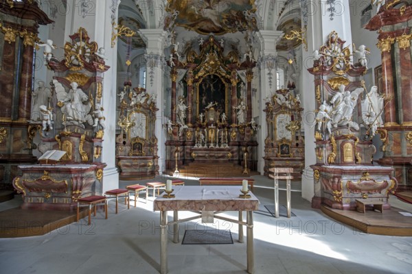 Catholic Church of St. George and James, interior view, altar area, Isny, Allgäu,