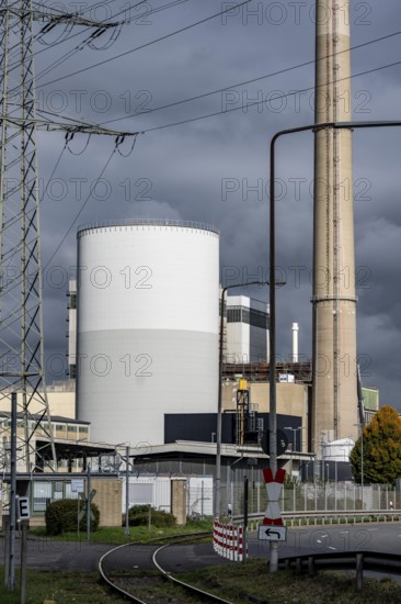 Stadtwerke Düsseldorf district heating storage plant, at the Lausward CHP plant, with a volume of