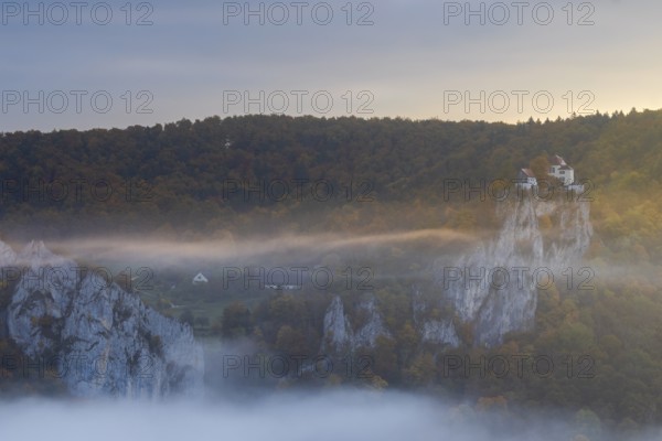 View from the Knopfmacherfelsen to Bronnen Castle, limestone rock, rock face, mixed forest, autumn