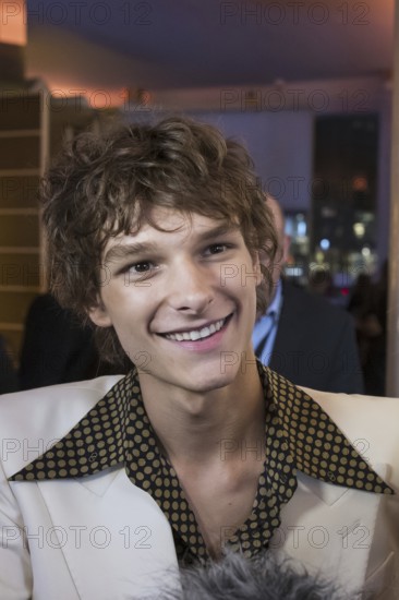 Mason Thames on the red carpet for the special screening of All das Ungesagte zwischen uns -