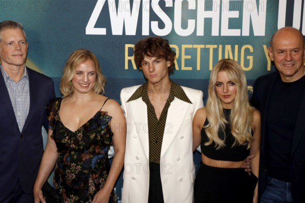 Director Josh Boone, producer Flavia Viotti, Mason Thames, Mckenna Grace and Robert Kulzer at a fan