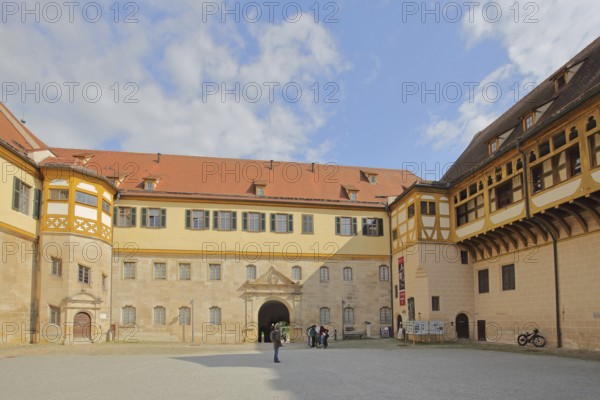 Inner courtyard of Hohentübingen Palace, half-timbered house with arcade, Museum Tübingen, Neckar