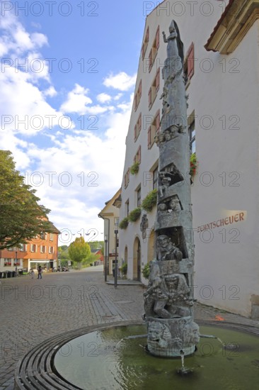 Fools' fountain, figures, tithe barn, Rottenburg am Neckar, Neckar valley, Baden-Württemberg,