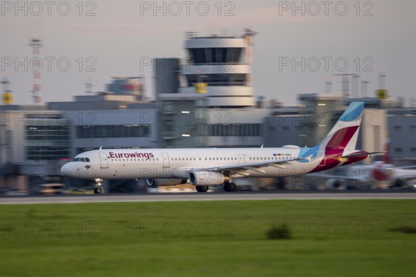 Eurowings Airbus A321 beim Start auf dem Flughaben Düsseldorf, DUS, Nordrhein-Westfalen,