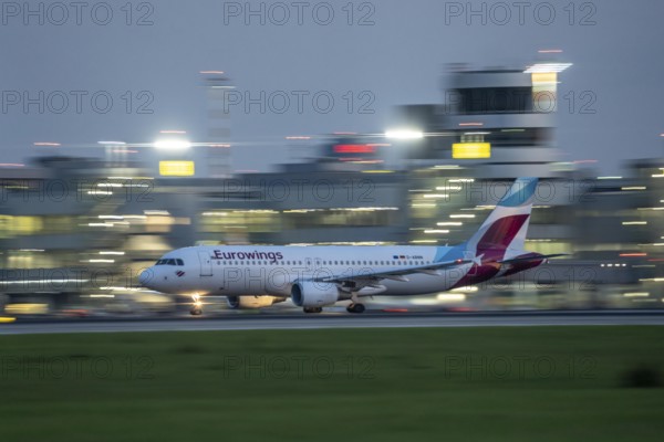 Eurowings Airbus A320, beim Start auf dem Flughaben Düsseldorf, DUS, Nordrhein-Westfalen,