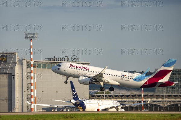 Eurowings Airbus A320 beim Start auf dem Flughaben Düsseldorf, DUS, Nordrhein-Westfalen,