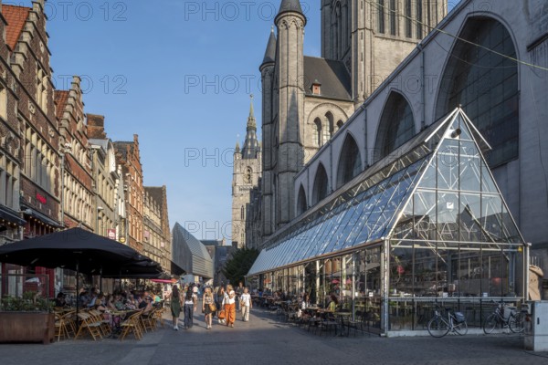 St Nicholas' church, Sint-Niklaaskerk, belfry and cafés in the alley Klein Turkije in the city