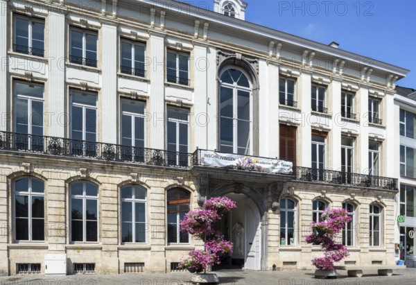 The Tinnen Schotel, Tin Dish, cultural department and academy for music, speech and dance in the