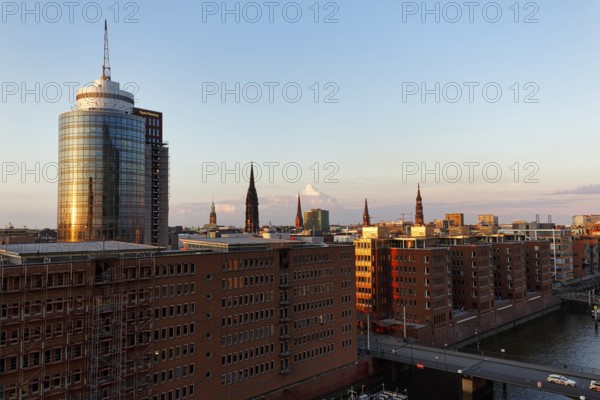 Skyline with the five main churches, church towers of St. Petri, St. Jacobi, St. Katharinen, St.