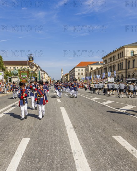 Historic citizens' guard from Mittelbiberach, traditional traditional costume and marksmen's