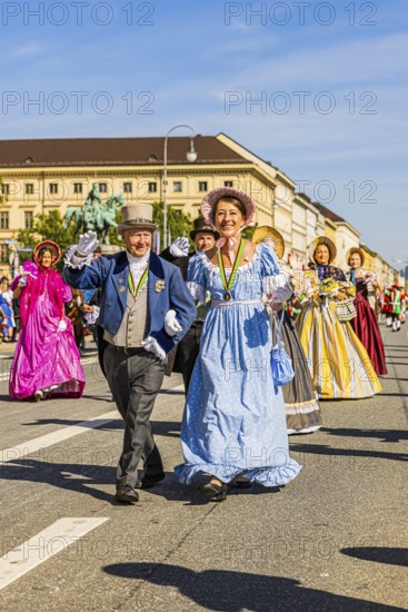 Alt-Monachia-Gesellige Bürgerzunft in historical costumes, Trachten- und Schützenzug, Oktoberfest,